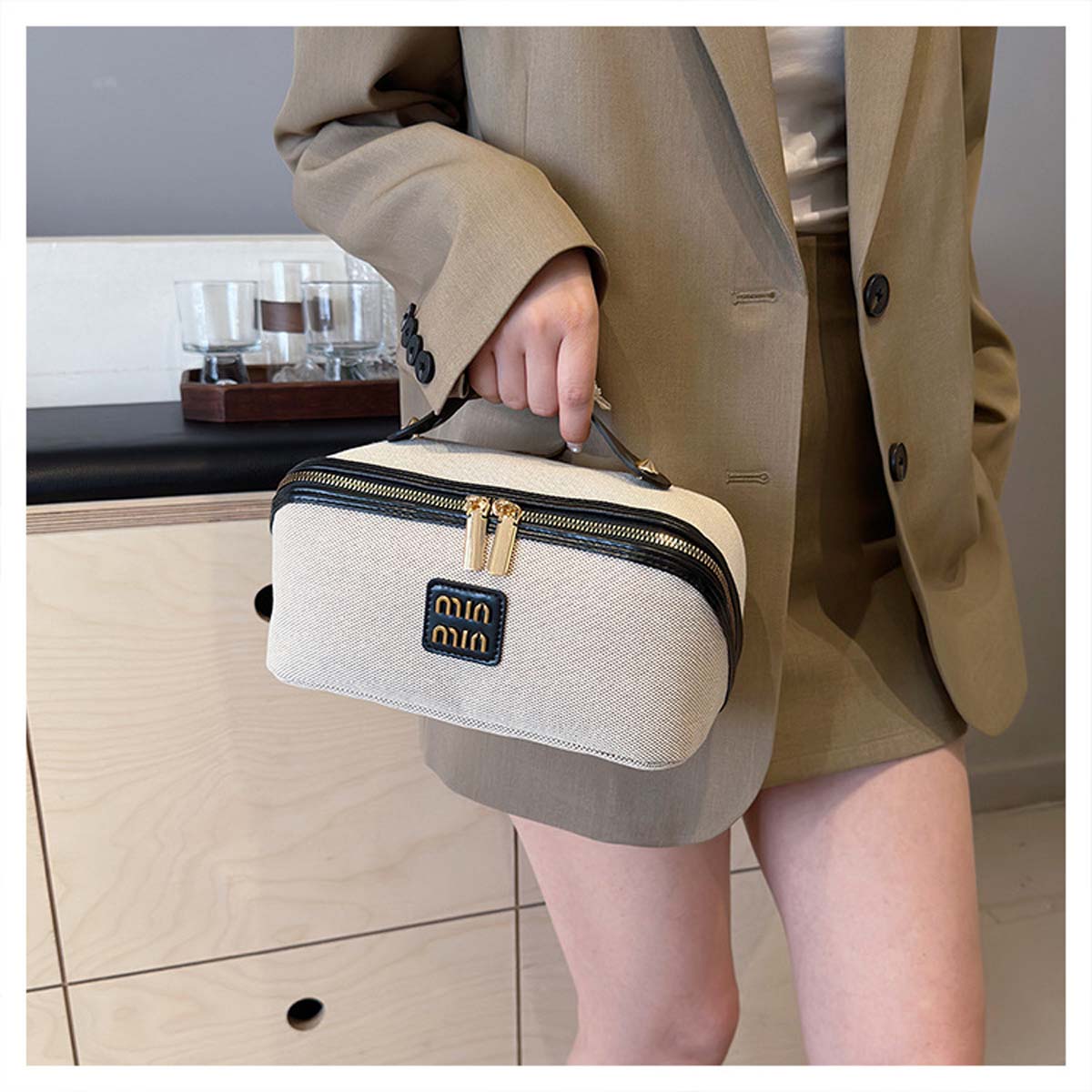 Luxury Skincare & Spa Photos - Borsa a mano in tela dal