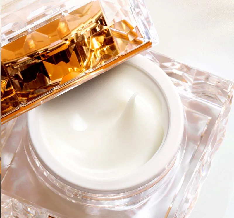 Crema Viso Lussuosa al Caviale - Luxury Skincare Set For Women recensione e prezzo